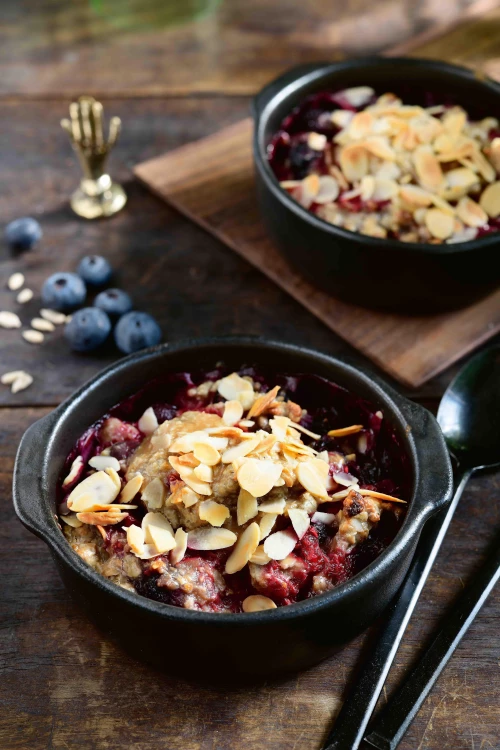 Gebakken bessen met pitten en notenpasta