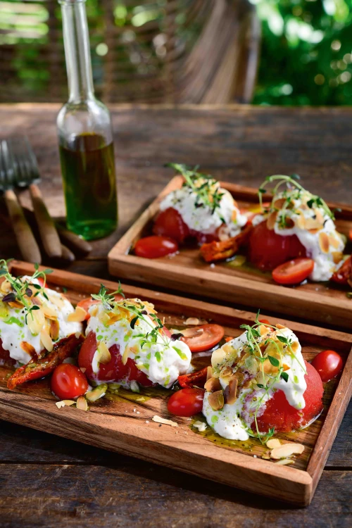 Gare gekoelde tomaat met stracciatella (keto)