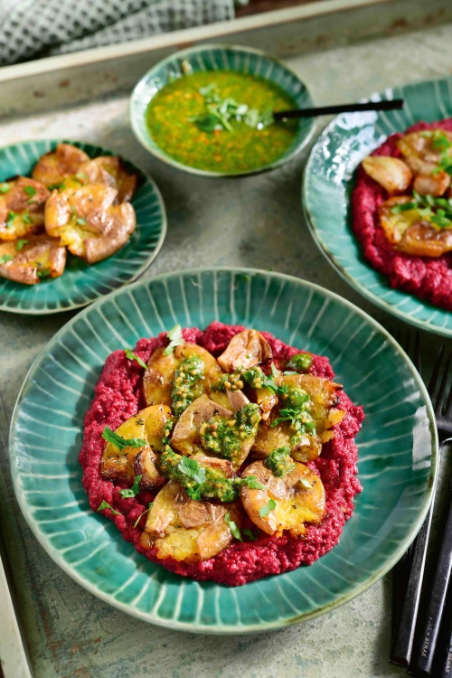 Krokante aardappelen met rode biet