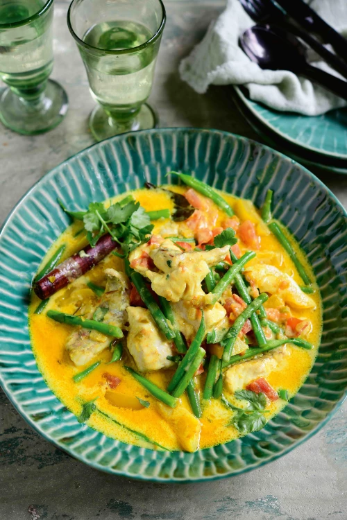 Romige viscurry met boontjes en citroengras (keto)