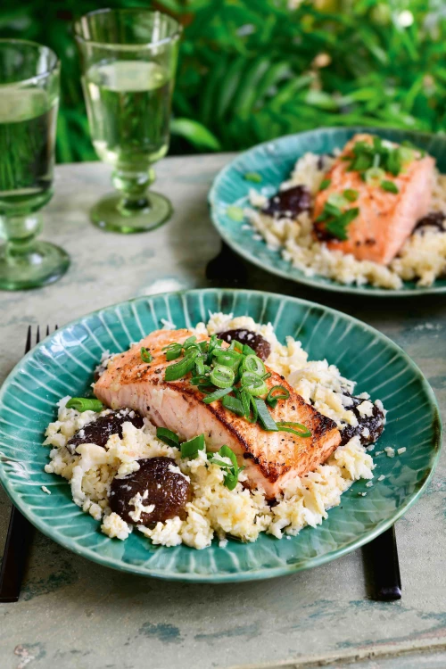 Zalm met shiitake en romige bloemkoolrijst (keto)