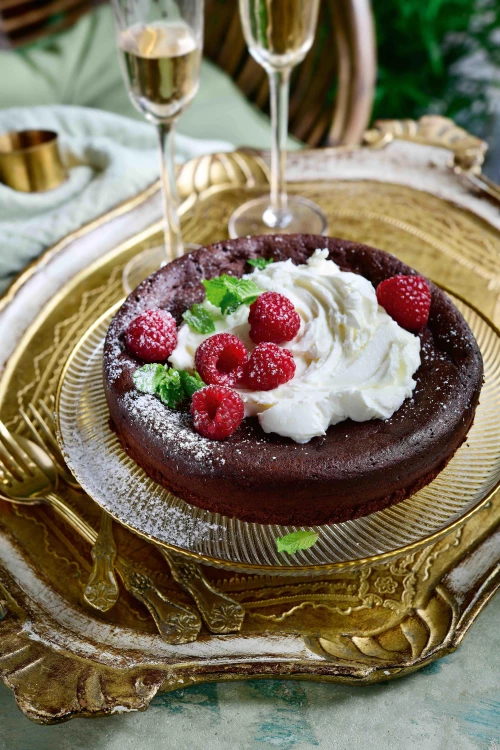 Luchtige chocoladecake met mascarpone en frambozen