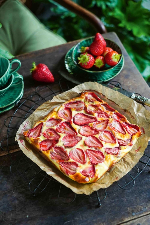 Gebakken crème met aardbeien