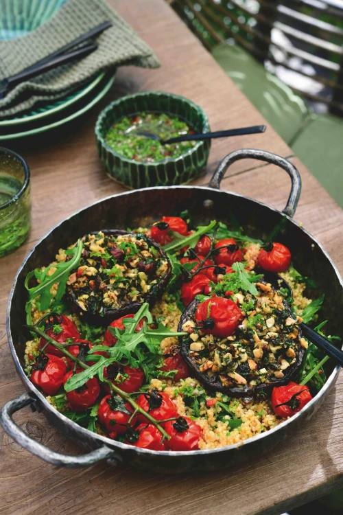 Gevulde portobello met gepofte tomaat, quinoa en chimichurri
