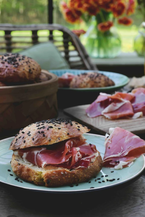 Krokante, eiwitrijke lowcarbbroodjes met zaden (keto)