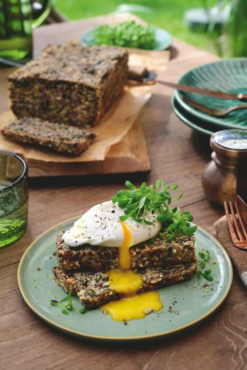 Pittenbrood met smeuïg eitje en cress (keto)